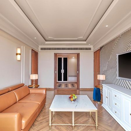 Doubletree By Hilton Varanasi Eksteriør billede