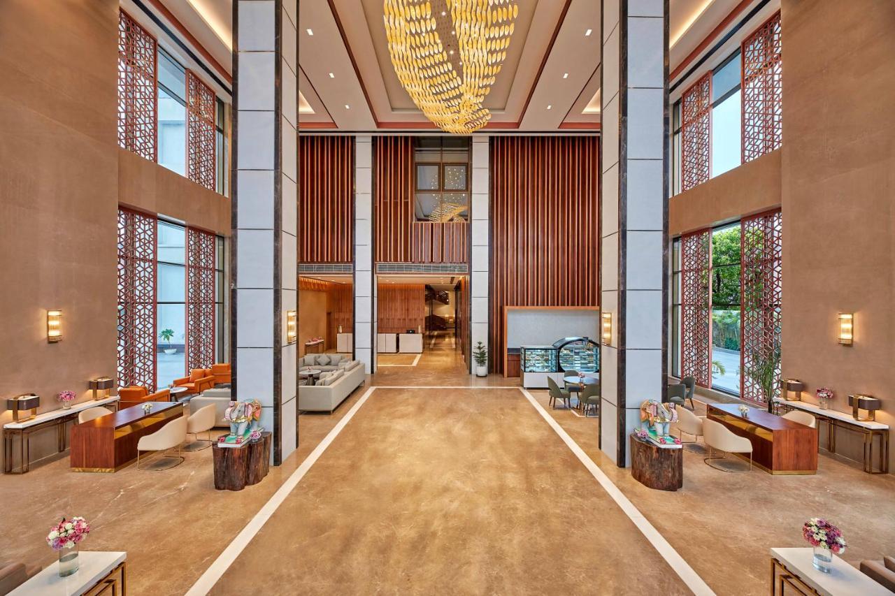 Doubletree By Hilton Varanasi Eksteriør billede